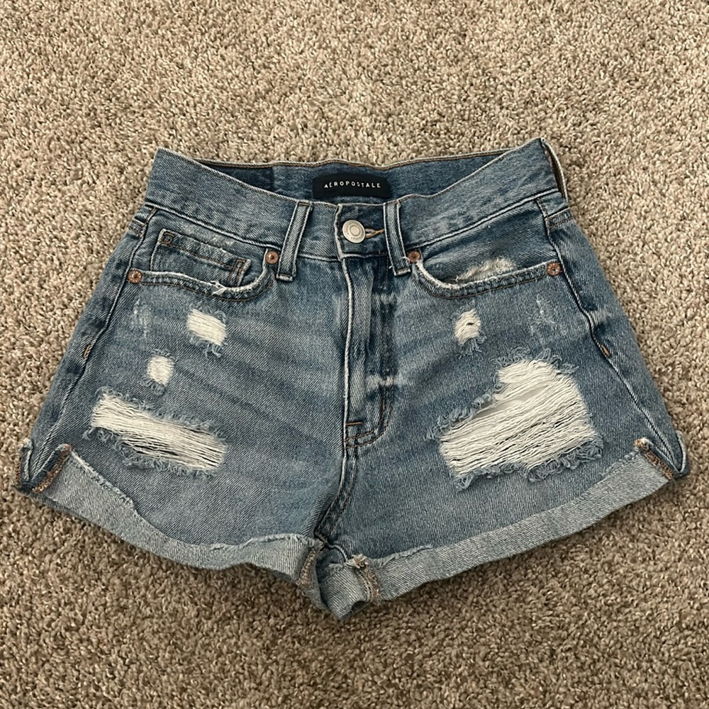 Aeropostal ripped mom short